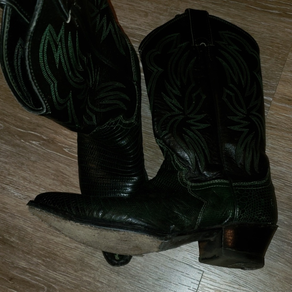Shoes - Picture 3 of 4